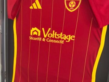 Merci à Étoile Saint-Yves de Ploudaniel pour ce magnifique maillot ⚽⚽⚽
A très bientôt autour du terrain !
La team Voltstage 👌