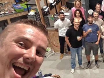 Une soirée avec la team Voltstage !
Un bon moment pour se retrouver, partager et profiter ensemble en dehors du quotidien. 🙌
Parce que Voltstage, c’est...
